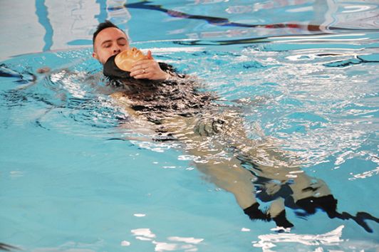 RuthLee Wasserrettungspuppe Schwimmbad