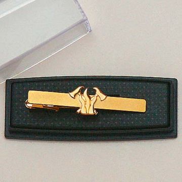 Epingle de Cravate Feu Avec Hâches Croisées